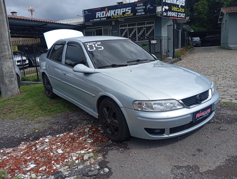 VECTRA 2.0 MPFI EXPRESSION 8V GASOLINA 4P MANUAL - 2005 - CAXIAS DO SUL