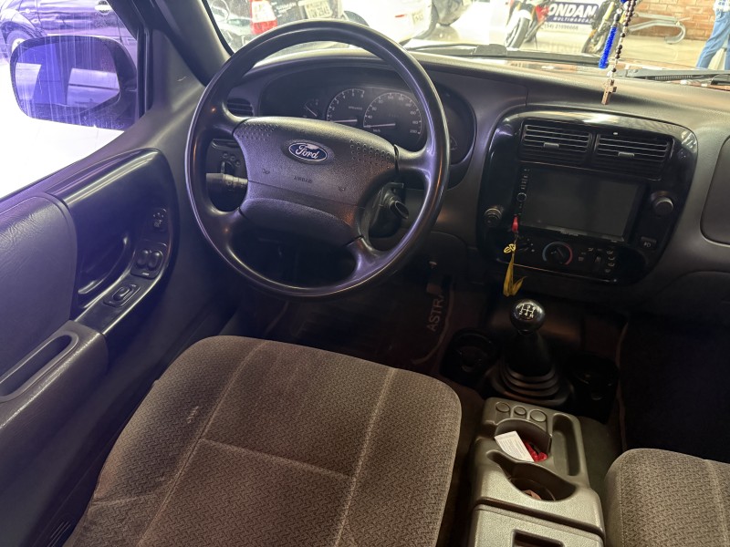 RANGER 2.5 XLT 4X2 CD 8V TURBO INTERCOOLER DIESEL 4P MANUAL - 2001 - FARROUPILHA