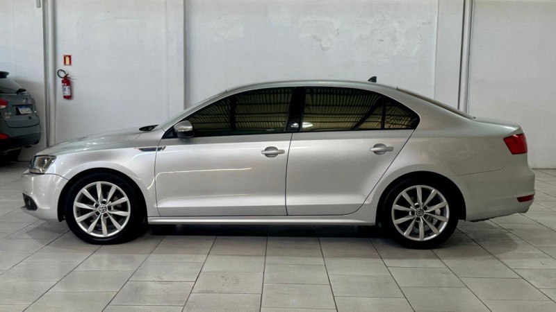 JETTA 2.0 COMFORTLINE FLEX 4P TIPTRONIC - 2011 - ESTâNCIA VELHA