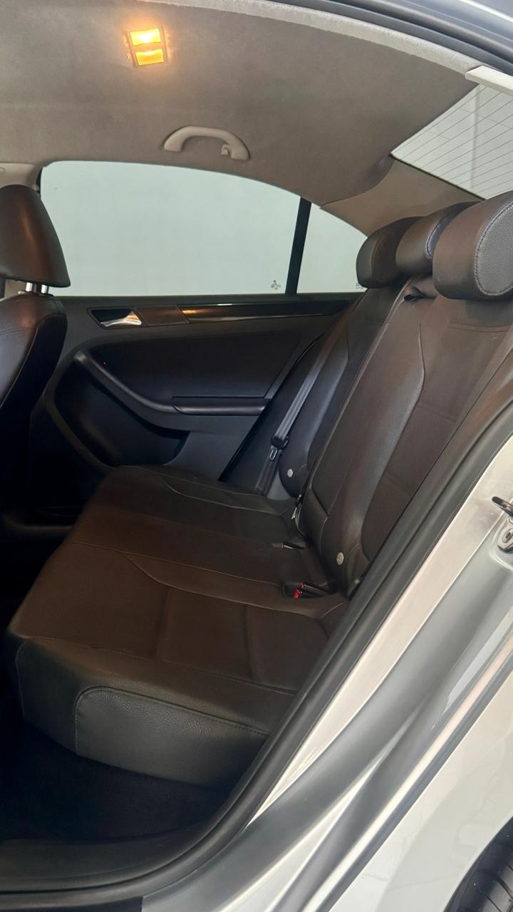 JETTA 2.0 COMFORTLINE FLEX 4P TIPTRONIC - 2011 - ESTâNCIA VELHA