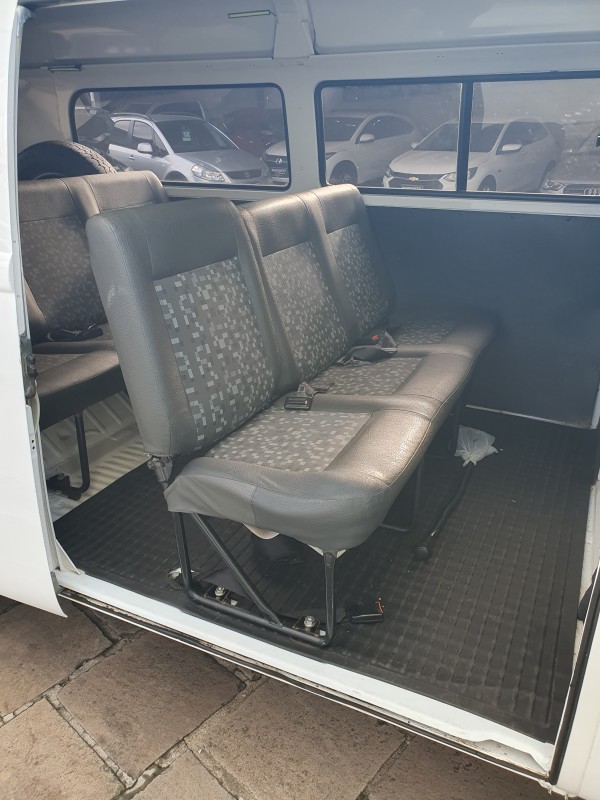 KOMBI 1.4 MI STD LOTAÇÃO 8V FLEX 3P MANUAL - 2009 - CAXIAS DO SUL