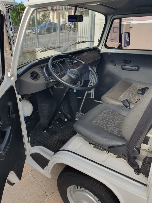 KOMBI 1.4 MI STD LOTAÇÃO 8V FLEX 3P MANUAL - 2009 - CAXIAS DO SUL