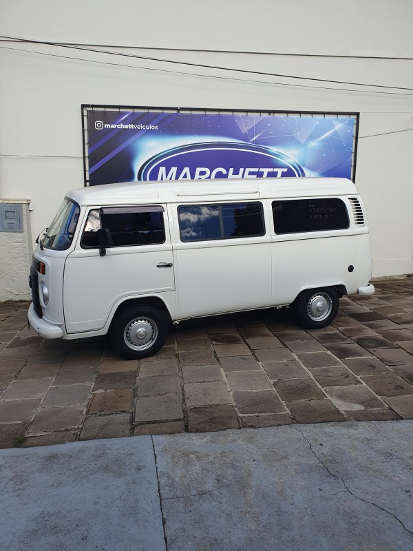 KOMBI 1.4 MI STD LOTAÇÃO 8V FLEX 3P MANUAL - 2009 - CAXIAS DO SUL