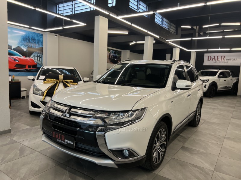 OUTLANDER 3.0 GT 4X4 V6 24V GASOLINA 4P AUTOMÁTICO - 2016 - NOVO HAMBURGO