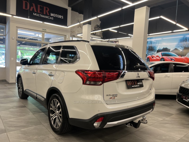 OUTLANDER 3.0 GT 4X4 V6 24V GASOLINA 4P AUTOMÁTICO - 2016 - NOVO HAMBURGO