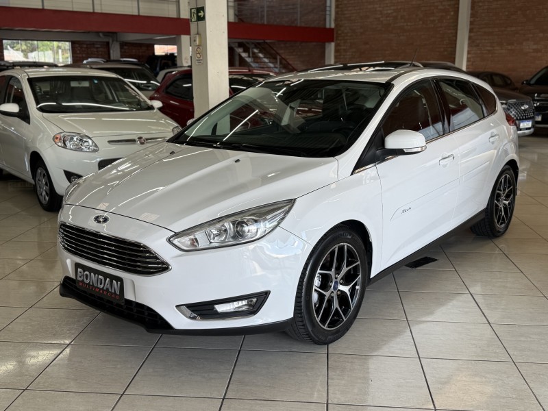 focus 2.0 titanium hatch 16v flex 4p automatico 2018 farroupilha