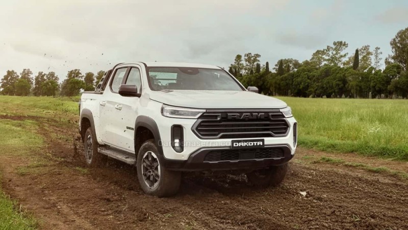 dakota 2.2 4x4 warlock cd turbo 16v diesel 4p automatico 2026 caxias do sul