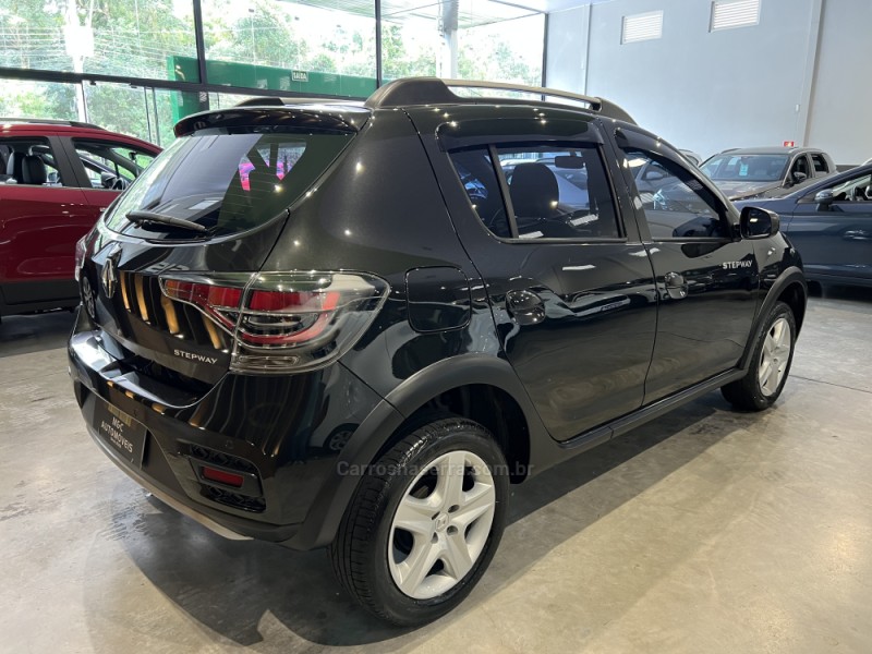SANDERO 1.6 STEPWAY ZEN 16V FLEX 4P MANUAL - 2022 - CAXIAS DO SUL