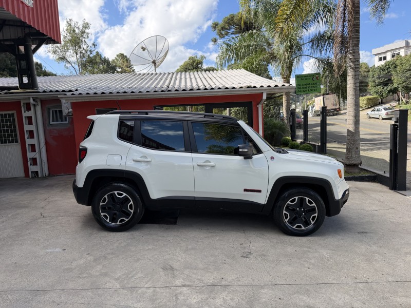 RENEGADE 2.0 16V TURBO DIESEL TRAILHAWK 4P 4X4 AUTOMÁTICO - 2016 - CAXIAS DO SUL