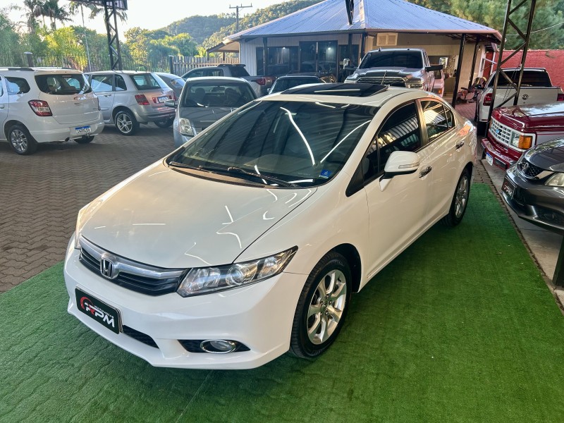 CIVIC 1.8 EXS 16V FLEX 4P AUTOMÁTICO - 2014 - SãO SEBASTIãO DO CAí