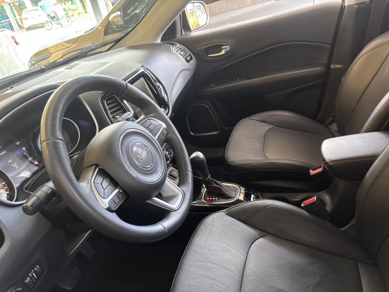 COMPASS 2.0 16V FLEX LIMITED AUTOMÁTICO - 2017 - FARROUPILHA