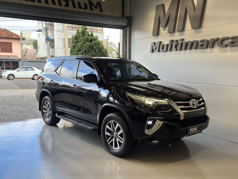 HILUX SW4 2.8 SRX 4X4 7 LUGARES 16V TURBO INTERCOOLER DIESEL 4P AUTOMÁTICO - 2018 - BENTO GONçALVES