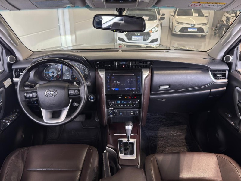 HILUX SW4 2.8 SRX 4X4 7 LUGARES 16V TURBO INTERCOOLER DIESEL 4P AUTOMÁTICO - 2018 - BENTO GONçALVES