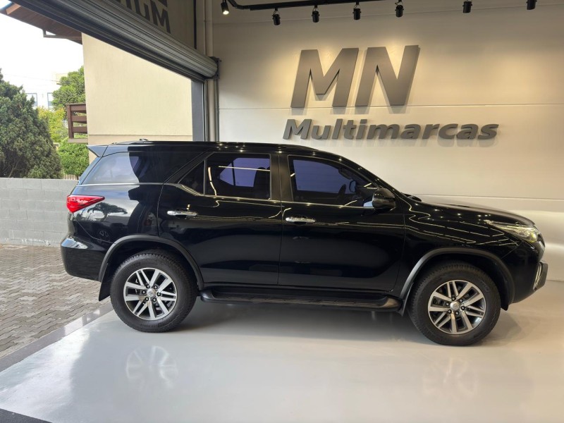 HILUX SW4 2.8 SRX 4X4 7 LUGARES 16V TURBO INTERCOOLER DIESEL 4P AUTOMÁTICO - 2018 - BENTO GONçALVES