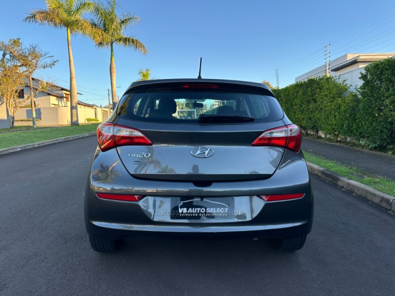 HB20 1.0 COMFORT PLUS 12V FLEX 4P MANUAL - 2017 - SãO LEOPOLDO