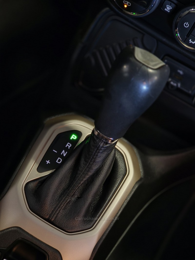 RENEGADE 1.8 16V FLEX LONGITUDE 4P AUTOMÁTICO - 2017 - CAXIAS DO SUL