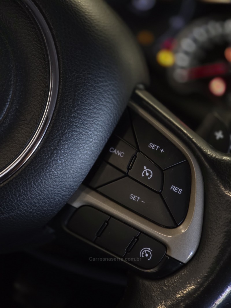 RENEGADE 1.8 16V FLEX LONGITUDE 4P AUTOMÁTICO - 2017 - CAXIAS DO SUL