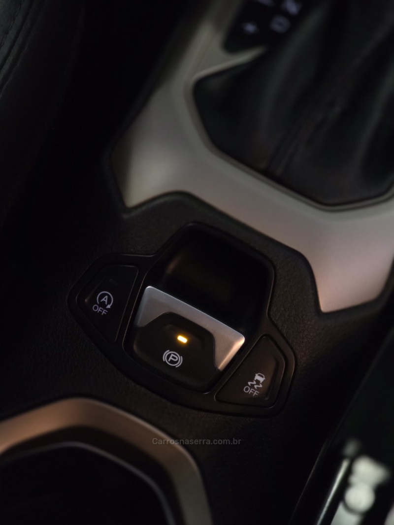 RENEGADE 1.8 16V FLEX LONGITUDE 4P AUTOMÁTICO - 2017 - CAXIAS DO SUL