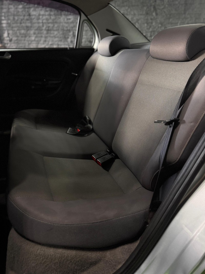 VOYAGE 1.6 MI COMFORTLINE 8V FLEX 4P MANUAL - 2010 - FELIZ