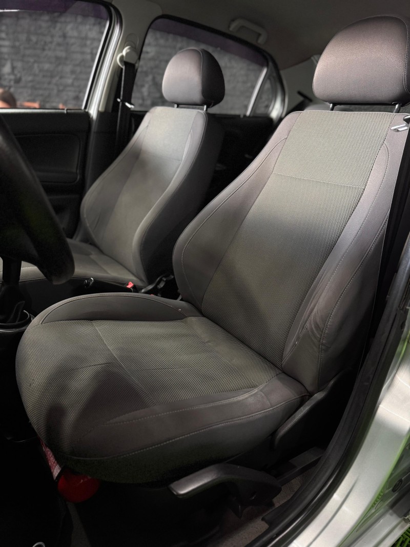 VOYAGE 1.6 MI COMFORTLINE 8V FLEX 4P MANUAL - 2010 - FELIZ