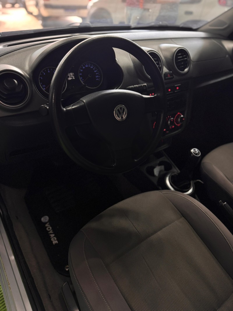 VOYAGE 1.6 MI COMFORTLINE 8V FLEX 4P MANUAL - 2010 - FELIZ