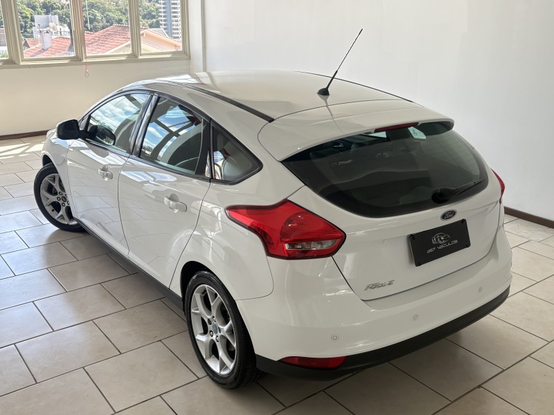 FOCUS 1.6 SE PLUS 16V FLEX 4P MANUAL - 2016 - BENTO GONçALVES