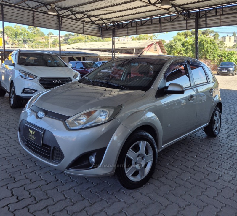 FIESTA 1.6 ROCAM SE PLUS 8V FLEX 4P MANUAL - 2014 - CAXIAS DO SUL