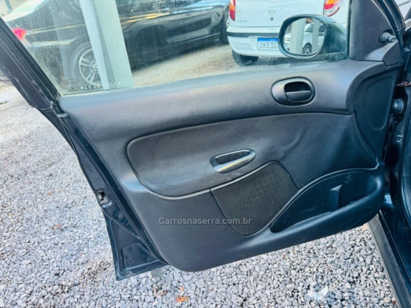 206 1.4 PRESENCE 8V FLEX 4P MANUAL - 2005 - CAXIAS DO SUL