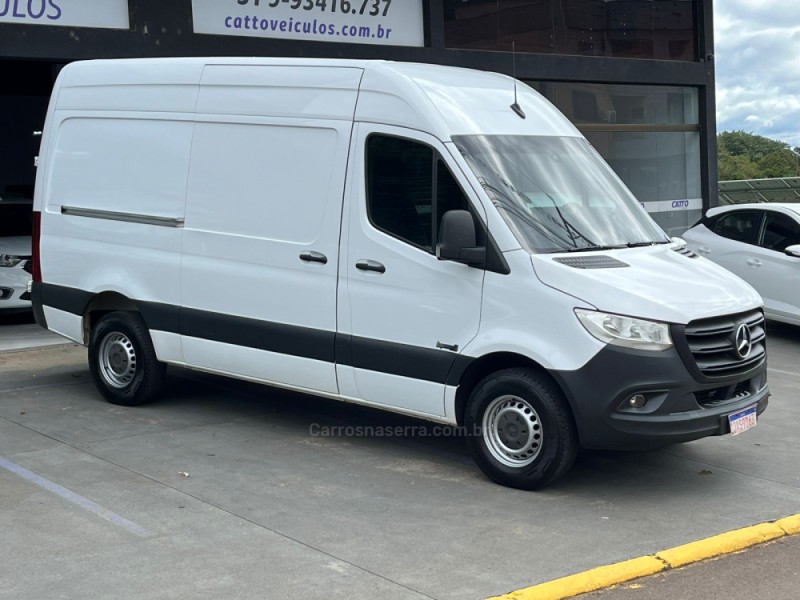 SPRINTER 2.2 CHASSI 416 FURGÃO LONGO TA DIESEL 2P MANUAL - 2022 - ARROIO DO MEIO