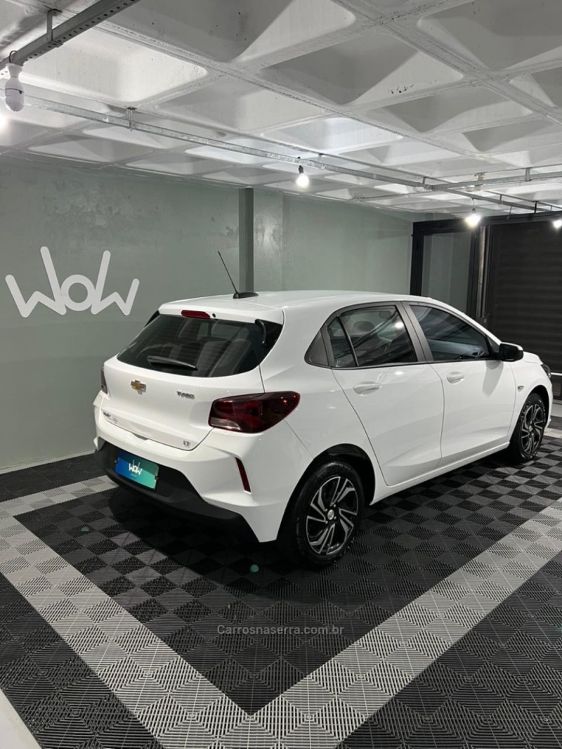 ONIX 1.0 LT 12V TURBO FLEX 4P MANUAL - 2024 - BENTO GONçALVES