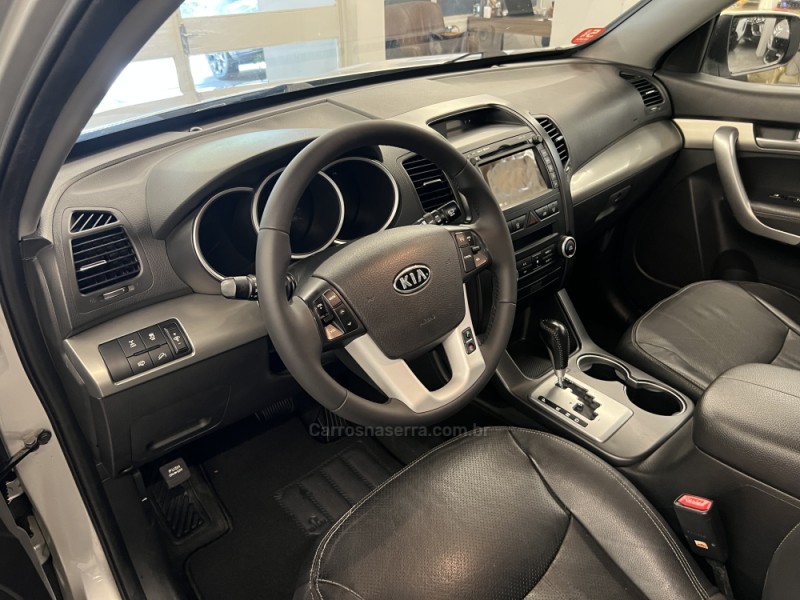 SORENTO 3.5 4X4 V6 24V GASOLINA 4P AUTOMÁTICO - 2013 - NOVO HAMBURGO