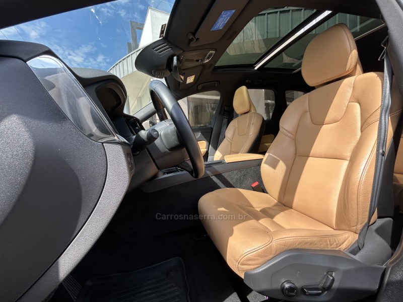 XC60 2.0 D5 MOMENTUM AWD DIESEL 4P AUTOMÁTICO - 2019 - FARROUPILHA