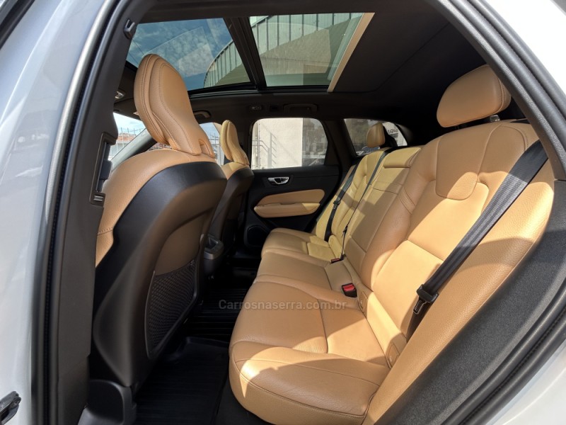 XC60 2.0 D5 MOMENTUM AWD DIESEL 4P AUTOMÁTICO - 2019 - FARROUPILHA
