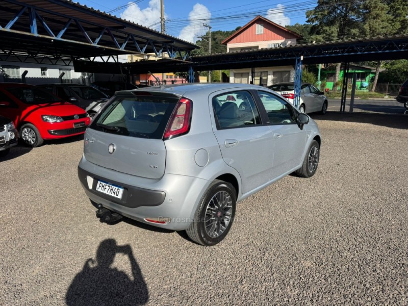 PUNTO 1.6 ESSENCE 16V FLEX 4P MANUAL - 2014 - IGREJINHA