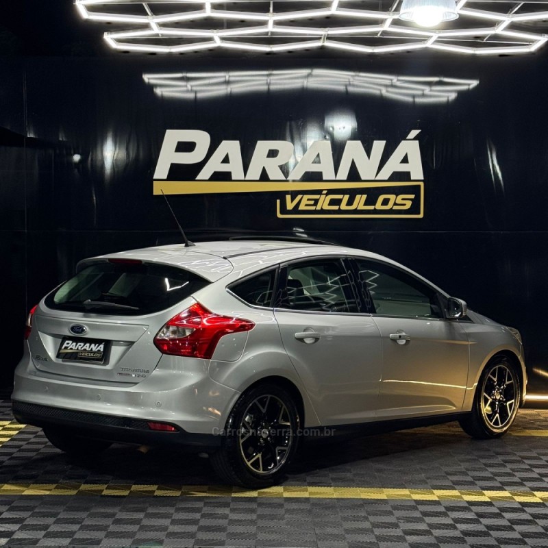 FOCUS 2.0 TITANIUM PLUS HATCH 16V FLEX 4P AUTO - 2015 - ESTâNCIA VELHA