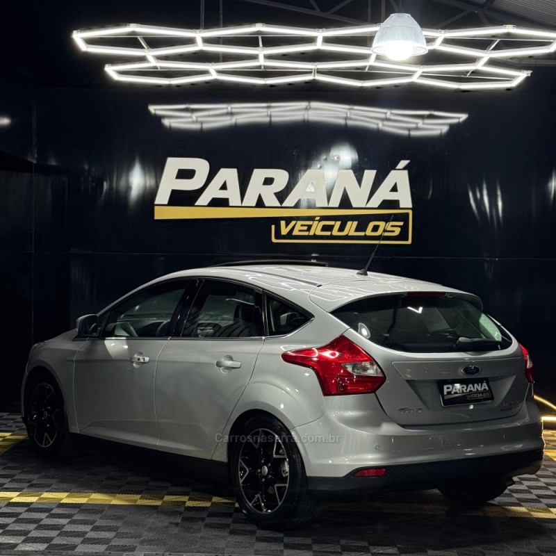 FOCUS 2.0 TITANIUM PLUS HATCH 16V FLEX 4P AUTO - 2015 - ESTâNCIA VELHA