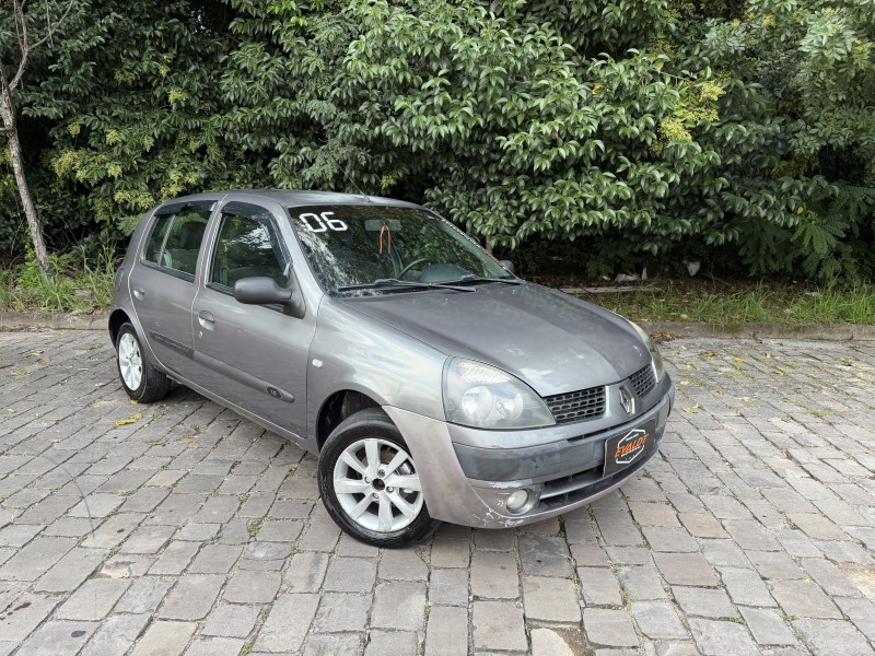 CLIO 1.0 AUTHENTIQUE 8V GASOLINA 4P MANUAL - 2006 - CAXIAS DO SUL
