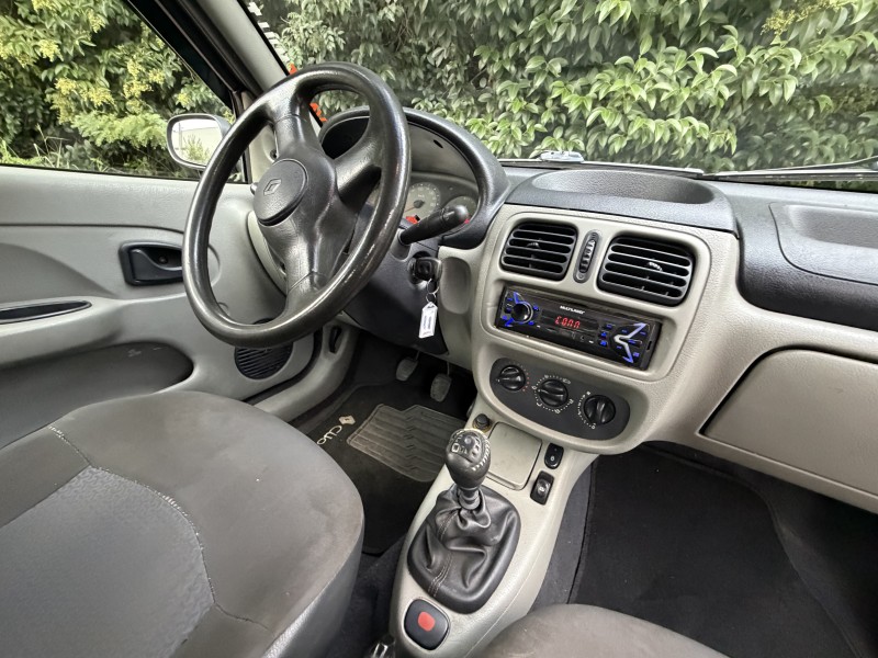 CLIO 1.0 AUTHENTIQUE 8V GASOLINA 4P MANUAL - 2006 - CAXIAS DO SUL