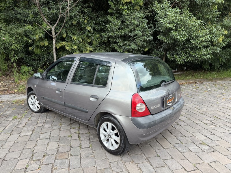 CLIO 1.0 AUTHENTIQUE 8V GASOLINA 4P MANUAL - 2006 - CAXIAS DO SUL