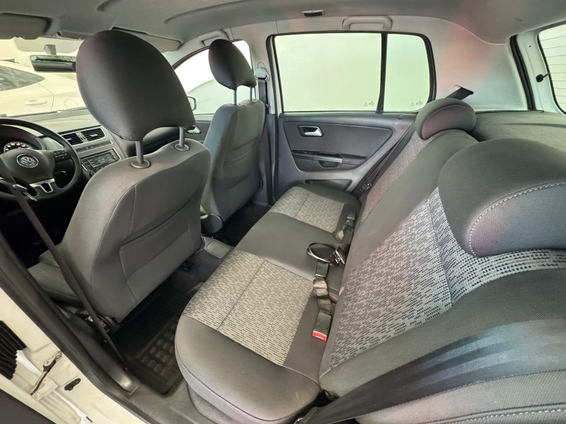 FOX 1.0 MI 8V FLEX 4P MANUAL - 2014 - CAXIAS DO SUL