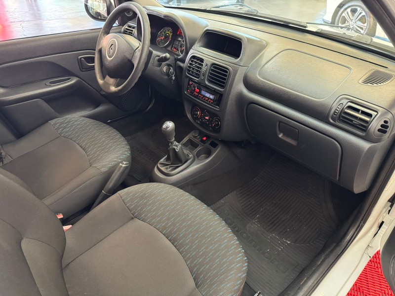 CLIO 1.0 EXPRESSION 16V FLEX 4P MANUAL - 2016 - CAXIAS DO SUL