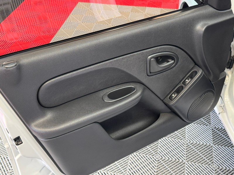 CLIO 1.0 EXPRESSION 16V FLEX 4P MANUAL - 2016 - CAXIAS DO SUL