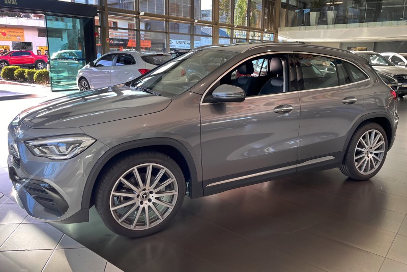 GLA 200 1.3 GCI AMG LINE GASOLINA 4P AUTOMÁTICO - 2023 - FARROUPILHA