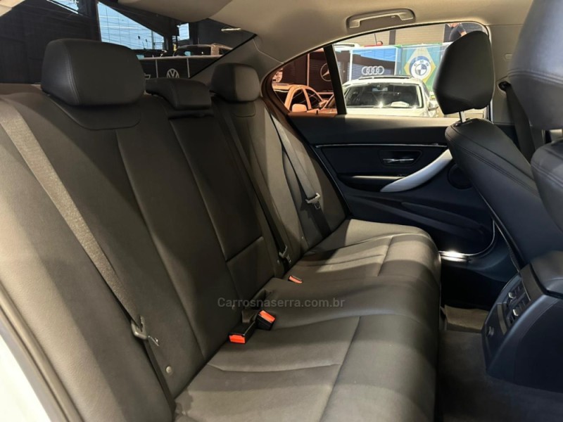 320I 2.0 SPORT 16V TURBO GASOLINA 4P AUTOMÁTICO - 2017 - CAXIAS DO SUL