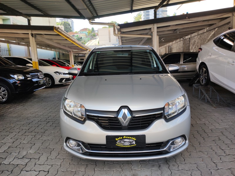 LOGAN 1.6 DYNAMIQUE 8V FLEX 4P MANUAL - 2017 - CAXIAS DO SUL