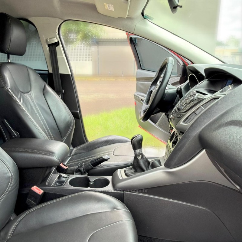FOCUS 1.6 SE PLUS 16V FLEX 4P MANUAL - 2015 - NOVO HAMBURGO