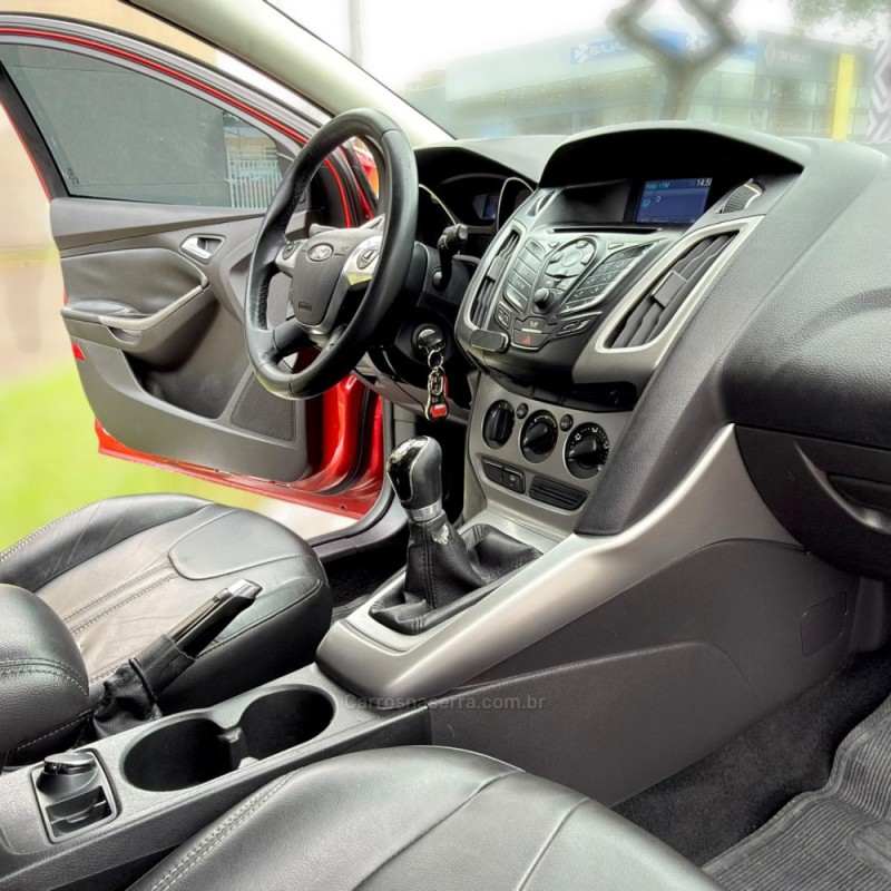 FOCUS 1.6 SE PLUS 16V FLEX 4P MANUAL - 2015 - NOVO HAMBURGO