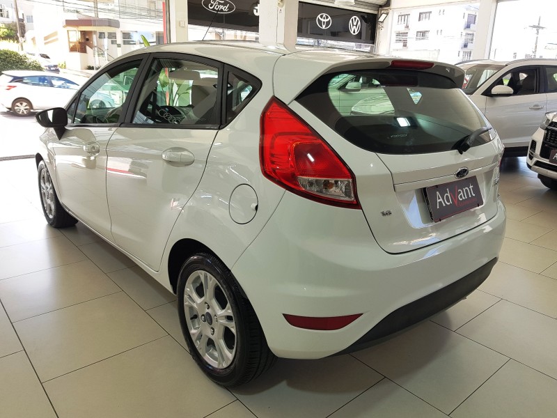 FIESTA 1.6 SE HATCH 16V FLEX 4P MANUAL - 2015 - CAXIAS DO SUL