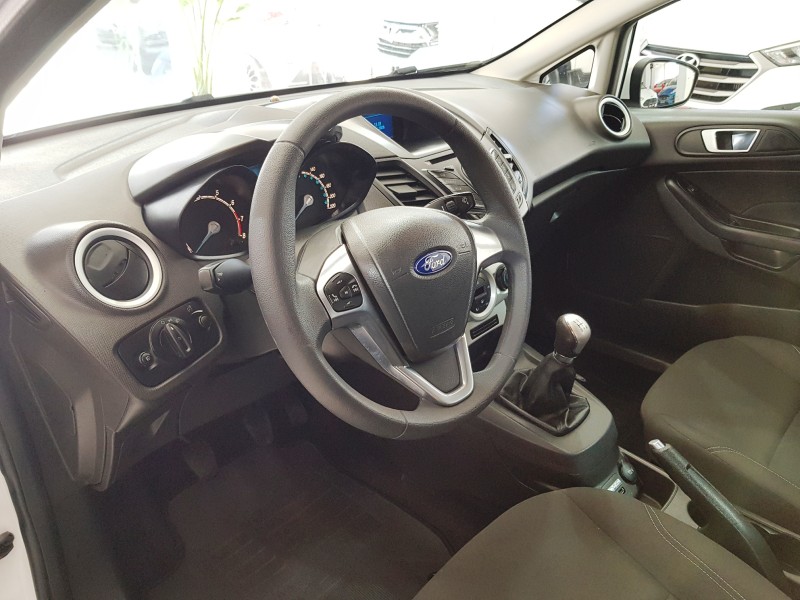 FIESTA 1.6 SE HATCH 16V FLEX 4P MANUAL - 2015 - CAXIAS DO SUL