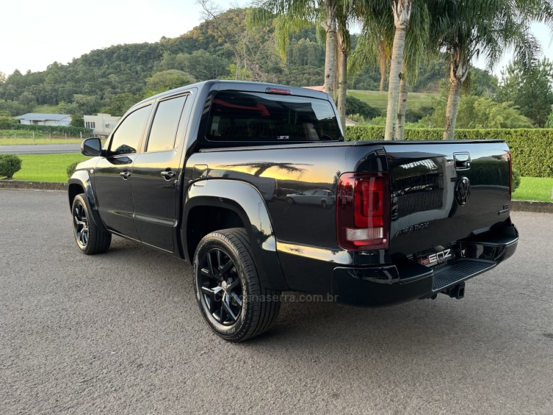 AMAROK 3.0 V6 TDI HIGHLINE CD DIESEL 4MOTION AUTOMÁTICO - 2021 - BOM PRINCíPIO